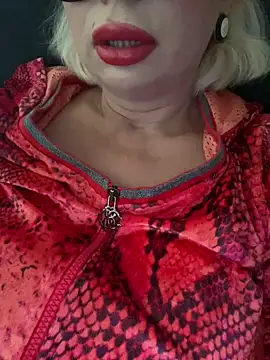 Snapshot of luna_14 chatting on October 3, 2025, 6:43 am luna 14 online show from October 3, 2025, 6:43 am