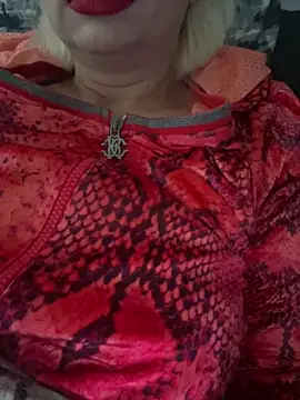 Snapshot of luna_14 chatting on October 6, 2025, 10:23 am luna 14 online show from October 6, 2025, 10:23 am