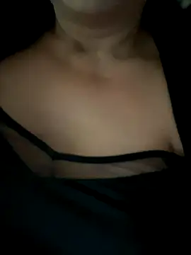 Snapshot of luna_14 chatting on October 13, 2025, 12:27 pm luna 14 online show from October 13, 2025, 12:27 pm