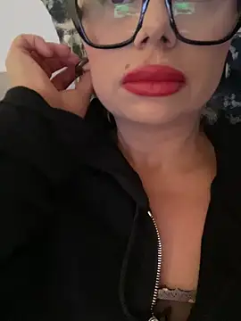 Snapshot of luna_14 chatting on October 14, 2025, 6:58 am luna 14 online show from October 14, 2025, 6:58 am