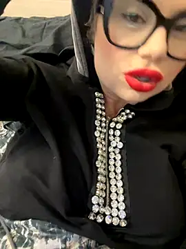 Snapshot of luna_14 chatting on October 18, 2025, 10:38 am luna 14 online show from October 18, 2025, 10:38 am