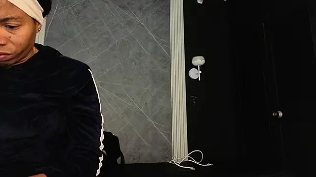 YummyDuooo online show from November 22, 2025, 11:53 am