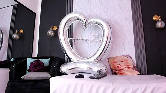 YummyDuooo online show from April 10, 2026, 11:48 am