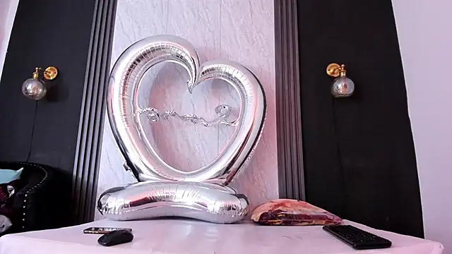 YummyDuooo online show from April 15, 2026, 11:06 am