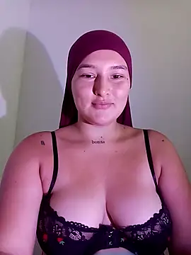 Celeste camila18 online show from September 9, 2025, 2:49 pm