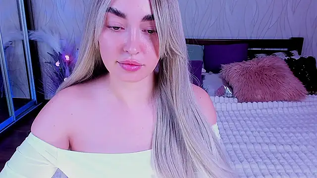 Miss Elia online show from December 21, 2024, 8:21 pm