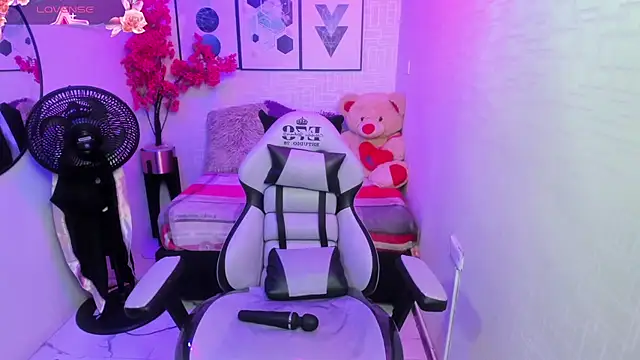 Snapshot of Miia_bela chatting on January 8, 2025, 3:29 am Miia bela online show from January 8, 2025, 3:29 am