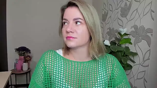 MariaSttone online show from September 30, 2025, 12:21 pm