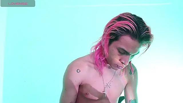 Jace Quinn online show from December 5, 2024, 1:25 am