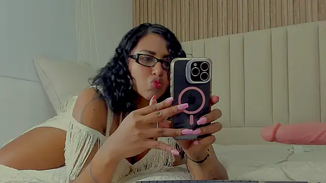 StormyButty18 online show from September 21, 2025, 4:03 am