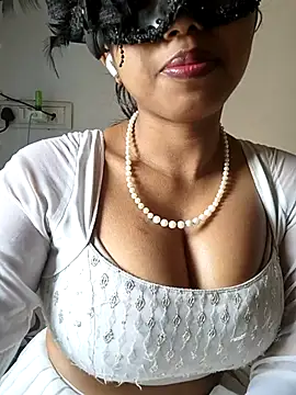 sandy naughty online show from November 20, 2025, 10:04 am