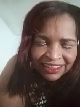 Snapshot of _violetta_- chatting on March 1, 2025, 12:17 am violetta - online show from March 1, 2025, 12:17 am