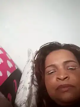 Snapshot of _violetta_- chatting on March 3, 2025, 12:37 am violetta - online show from March 3, 2025, 12:37 am