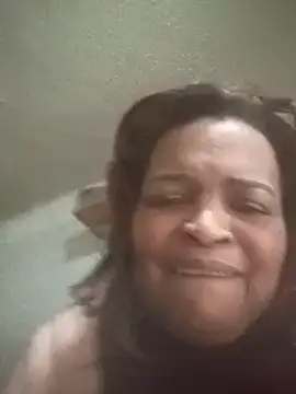 Snapshot of _violetta_- chatting on March 3, 2025, 8:11 pm violetta - online show from March 3, 2025, 8:11 pm