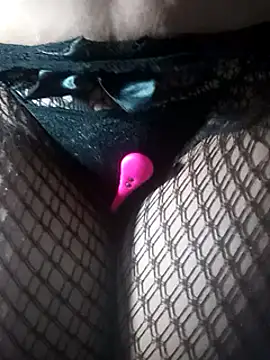 Snapshot of _violetta_- chatting on March 4, 2025, 2:10 pm violetta - online show from March 4, 2025, 2:10 pm