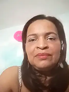 Snapshot of _violetta_- chatting on March 4, 2025, 11:43 pm violetta - online show from March 4, 2025, 11:43 pm