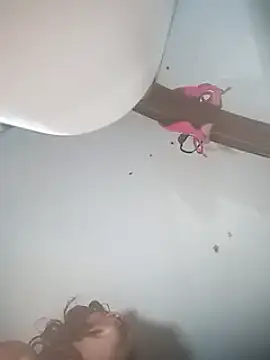 Snapshot of _violetta_- chatting on March 7, 2025, 6:43 pm violetta - online show from March 7, 2025, 6:43 pm