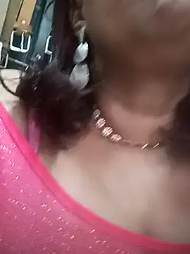 Snapshot of _violetta_- chatting on March 8, 2025, 3:02 pm violetta - online show from March 8, 2025, 3:02 pm