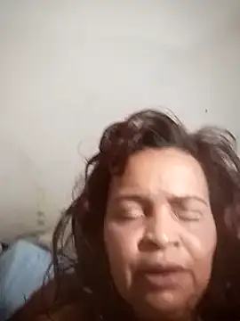 Snapshot of _violetta_- chatting on March 12, 2025, 5:17 pm violetta - online show from March 12, 2025, 5:17 pm