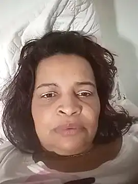 Snapshot of _violetta_- chatting on March 13, 2025, 2:49 am violetta - online show from March 13, 2025, 2:49 am