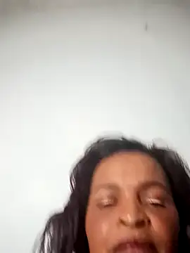 Snapshot of _violetta_- chatting on March 16, 2025, 2:32 am violetta - online show from March 16, 2025, 2:32 am