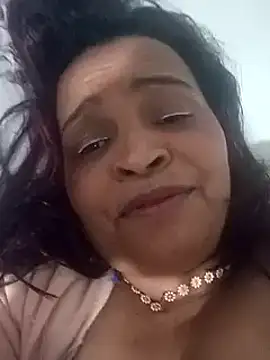 Snapshot of _violetta_- chatting on March 18, 2025, 2:36 am violetta - online show from March 18, 2025, 2:36 am