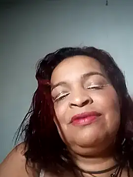 Snapshot of _violetta_- chatting on March 18, 2025, 6:26 pm violetta - online show from March 18, 2025, 6:26 pm