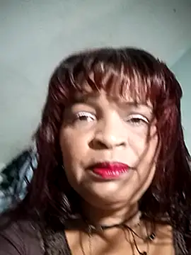 Snapshot of _violetta_- chatting on March 21, 2025, 2:18 pm violetta - online show from March 21, 2025, 2:18 pm