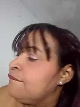 Snapshot of _violetta_- chatting on September 10, 2025, 12:54 am violetta - online show from September 10, 2025, 12:54 am