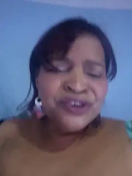 Snapshot of _violetta_- chatting on September 13, 2025, 2:28 pm violetta - online show from September 13, 2025, 2:28 pm