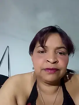 Snapshot of _violetta_- chatting on September 21, 2025, 11:50 pm violetta - online show from September 21, 2025, 11:50 pm