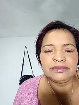 Snapshot of _violetta_- chatting on September 22, 2025, 11:56 am violetta - online show from September 22, 2025, 11:56 am