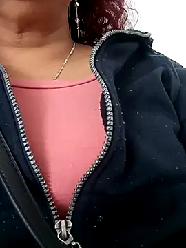 Snapshot of _violetta_- chatting on September 23, 2025, 1:36 pm violetta - online show from September 23, 2025, 1:36 pm