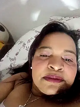 Snapshot of _violetta_- chatting on October 11, 2025, 7:34 pm violetta - online show from October 11, 2025, 7:34 pm