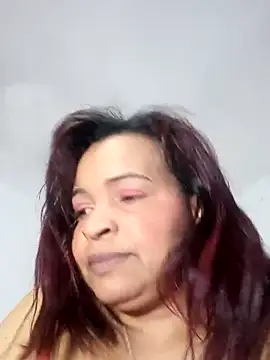 Snapshot of _violetta_- chatting on October 13, 2025, 1:05 am violetta - online show from October 13, 2025, 1:05 am