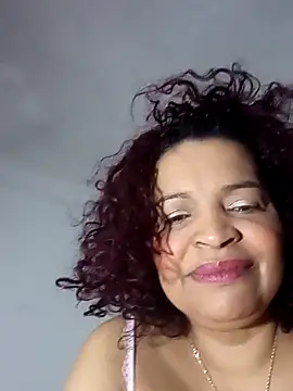 Snapshot of _violetta_- chatting on October 19, 2025, 11:33 am violetta - online show from October 19, 2025, 11:33 am