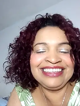 Snapshot of _violetta_- chatting on November 7, 2025, 12:27 pm violetta - online show from November 7, 2025, 12:27 pm