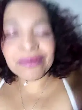 Snapshot of _violetta_- chatting on November 11, 2025, 1:05 am violetta - online show from November 11, 2025, 1:05 am