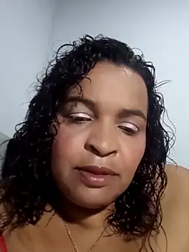 Snapshot of _violetta_- chatting on December 1, 2025, 11:43 pm violetta - online show from December 1, 2025, 11:43 pm