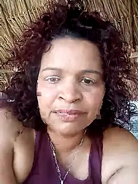 Snapshot of _violetta_- chatting on December 2, 2025, 6:25 pm violetta - online show from December 2, 2025, 6:25 pm