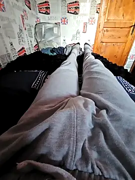 Azerty0911 online show from November 30, 2025, 3:27 pm