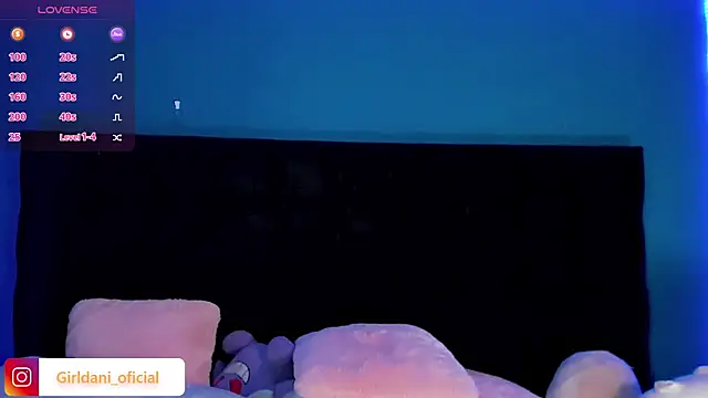 Liittle foxxxy online show from January 18, 2025, 1:29 pm