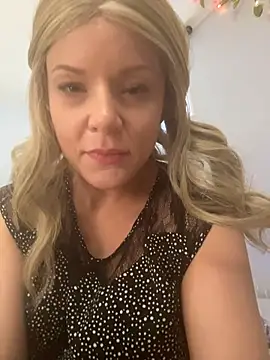 EllaSnow online show from April 6, 2026, 5:25 pm