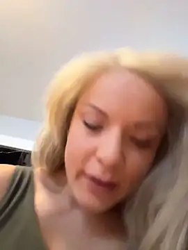 EllaSnow online show from April 9, 2026, 12:54 pm