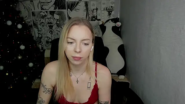 Snapshot of Martha_Cameron chatting on December 18, 2024, 11:08 pm Martha Cameron online show from December 18, 2024, 11:08 pm