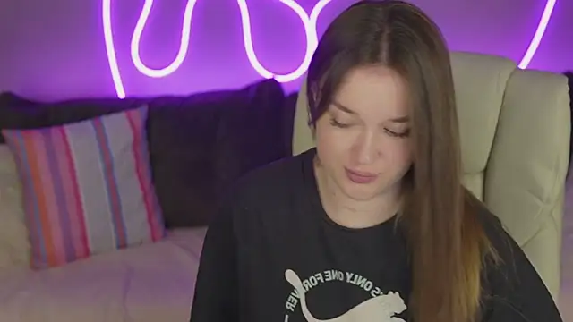 DonnaLustt online show from November 17, 2025, 2:34 pm