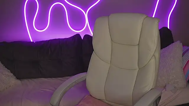 DonnaLustt online show from November 29, 2025, 10:51 am