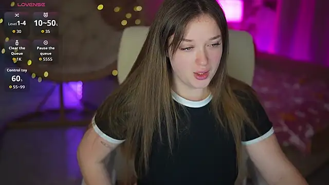 DonnaLustt online show from March 19, 2026, 7:01 am