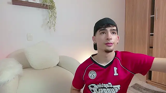 zenn rush1 online show from March 5, 2025, 1:06 pm