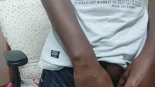 Awesomehotboy online show from November 28, 2025, 4:42 pm